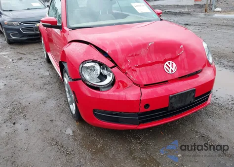 2013 Volkswagen Beetle 2.5L z USA, uszkodzony, nr VIN 3VW5P7ATXDM832111